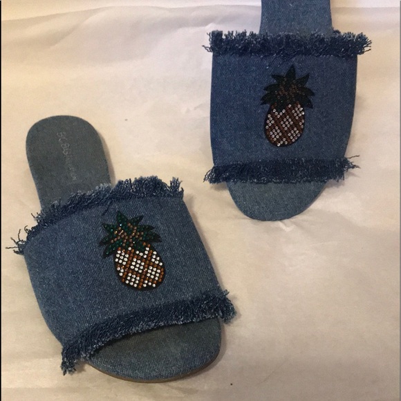 BCBGeneration rhinestone pineapple 🍍 slides - Picture 3 of 7